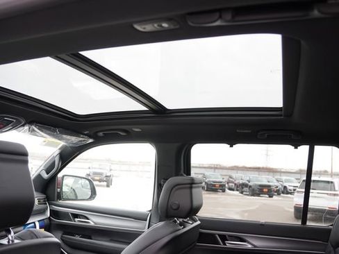 New 2026 Jeep Grand Wagoneer Limited AWD/4WD image 13