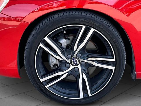 Used 2018 Volvo S60 T6 R-Design Platinum image 11