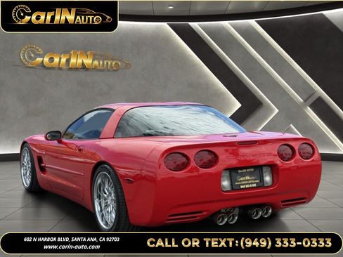 Used 2001 Chevrolet Corvette Coupe w/ Preferred Equipment Group1 RWD image 7