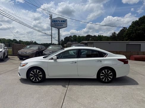 Used 2018 Nissan Altima 2.5 SV FWD image 4