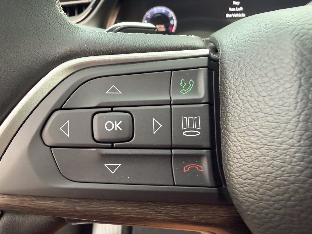 New 2027 Jeep Grand Cherokee Altitude RWD image 18