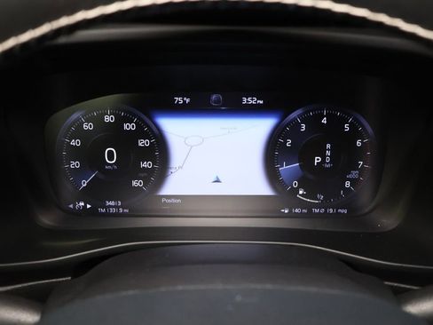 Used 2019 Volvo XC40 T5 R-Design image 20