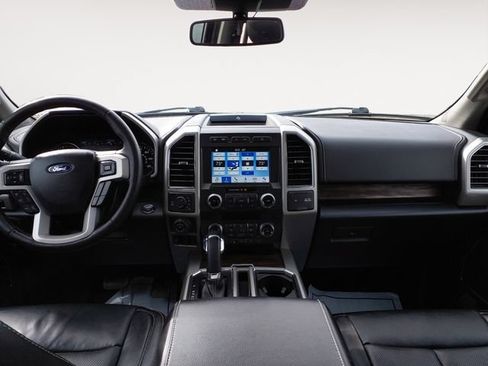 Used 2019 Ford F150 Lariat w/ Equipment Group 502A Luxury AWD/4WD image 10