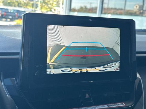 Used 2025 Toyota Corolla SE image 17