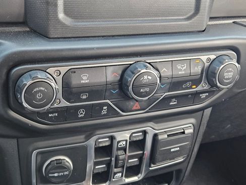 Used 2021 Jeep Wrangler Unlimited Sport image 13