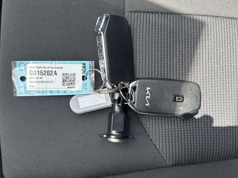 Used 2024 Kia K5 LXS FWD image 19
