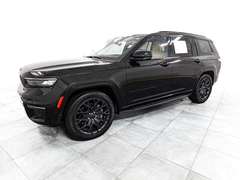 Used 2024 Jeep Grand Cherokee L Summit AWD/4WD image 4