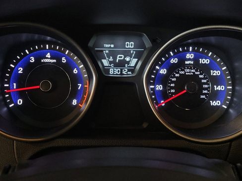 Used 2015 Hyundai Elantra Limited w/ Option Group 05 FWD image 23