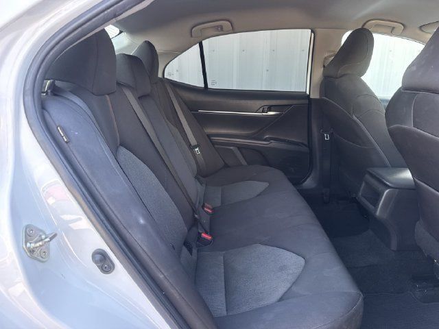 Used 2019 Toyota Camry LE FWD image 27