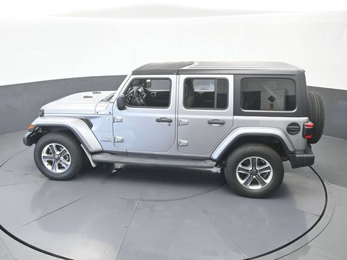Used 2019 Jeep Wrangler Unlimited Sahara AWD/4WD image 50