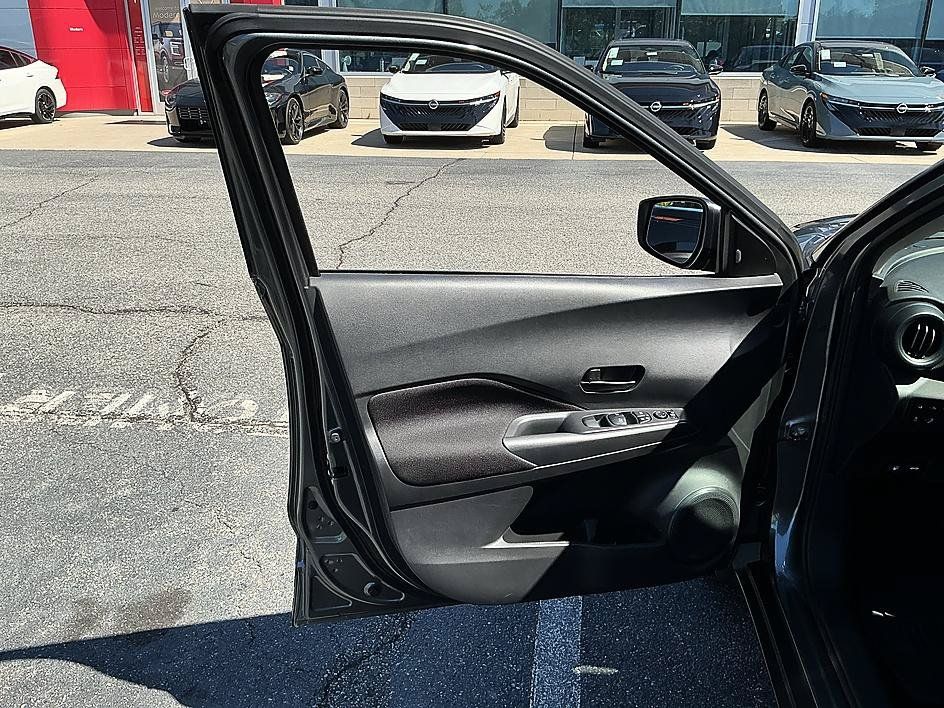 Certified 2025 Nissan Kicks Play S FWD image 11