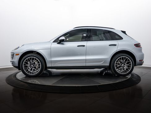 Certified 2018 Porsche Macan S image 2