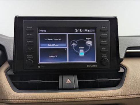 Used 2020 Toyota RAV4 LE w/ Phone Cable & Charge Package image 29