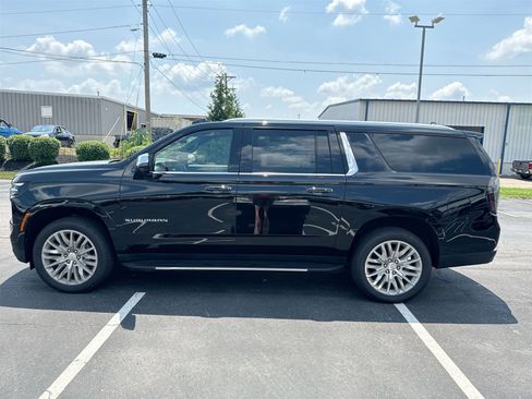 New 2025 Chevrolet Suburban Premier w/ Sun And Tow Package image 5
