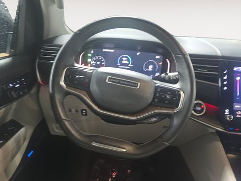 Used 2023 Jeep Grand Wagoneer 4WD w/ Flexible Seating Group image 13