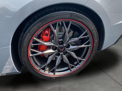 Used 2024 Chevrolet Corvette Stingray Preferred Conv w/ Z51 Performance Package RWD image 27