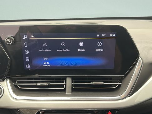 Used 2025 Chevrolet Trax LT FWD image 16