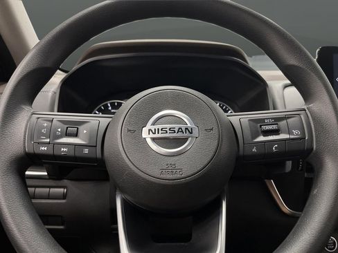 Used 2021 Nissan Rogue S image 14