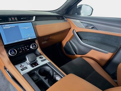 New 2026 Jaguar F-PACE SVR image 26