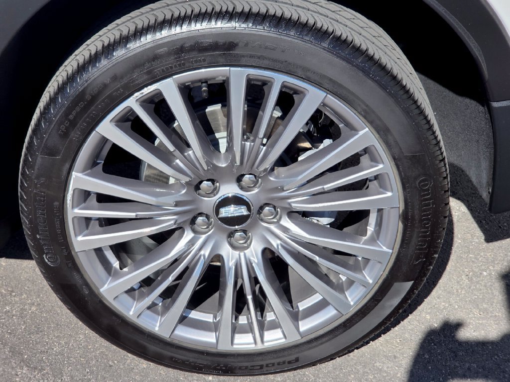 Used 2024 Cadillac XT4 Premium Luxury AWD/4WD image 5
