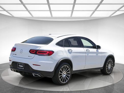 Used 2023 Mercedes-Benz GLC 300 4MATIC Coupe image 4