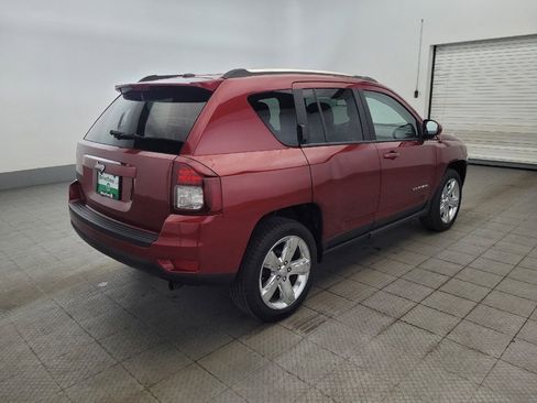 Used 2014 Jeep Compass Latitude w/ Sun/Sound Group AWD/4WD image 9