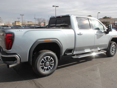 New 2026 GMC Sierra 3500 SLT w/ SLT Premium Package image 10