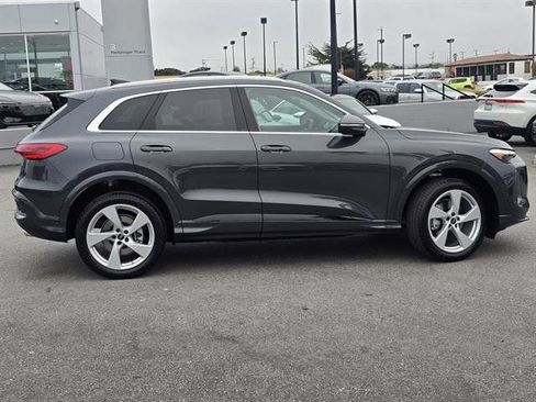 Used 2025 Audi Q5 Premium Plus image 38