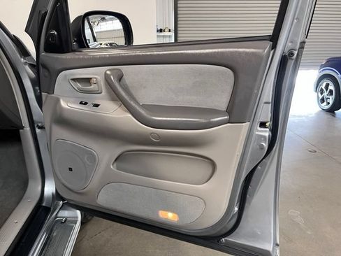 Used 2005 Toyota Sequoia SR5 RWD image 11
