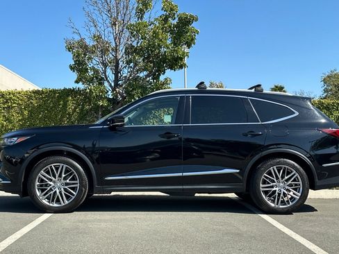 Used 2023 Acura MDX SH-AWD w/ Advance Package image 7