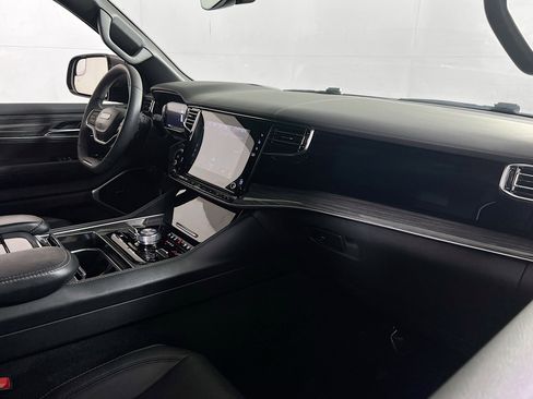 Used 2022 Jeep Wagoneer Series III image 29