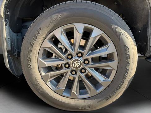 Used 2024 Toyota Land Cruiser image 12