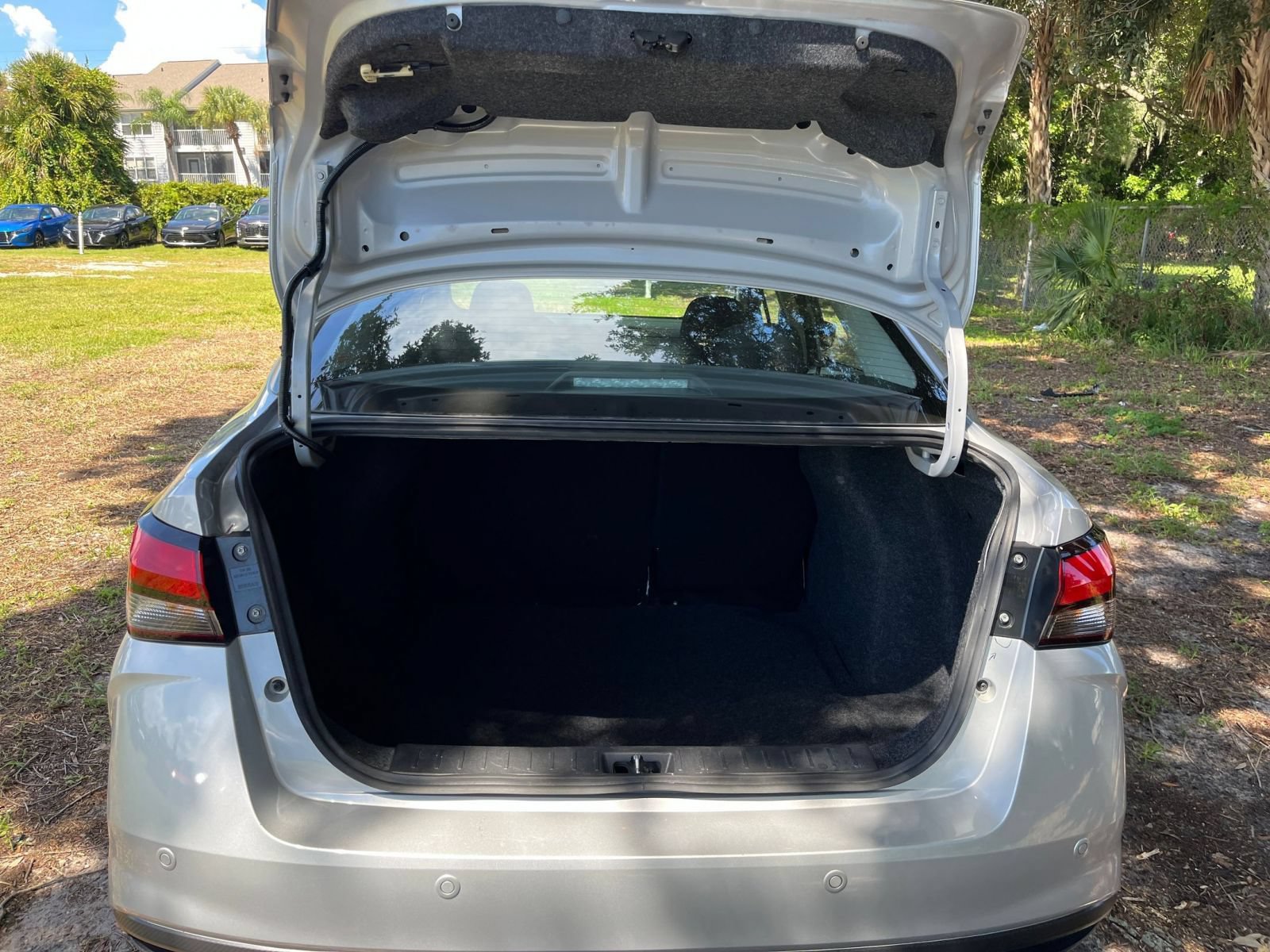 Used 2025 Nissan Versa SV FWD image 28