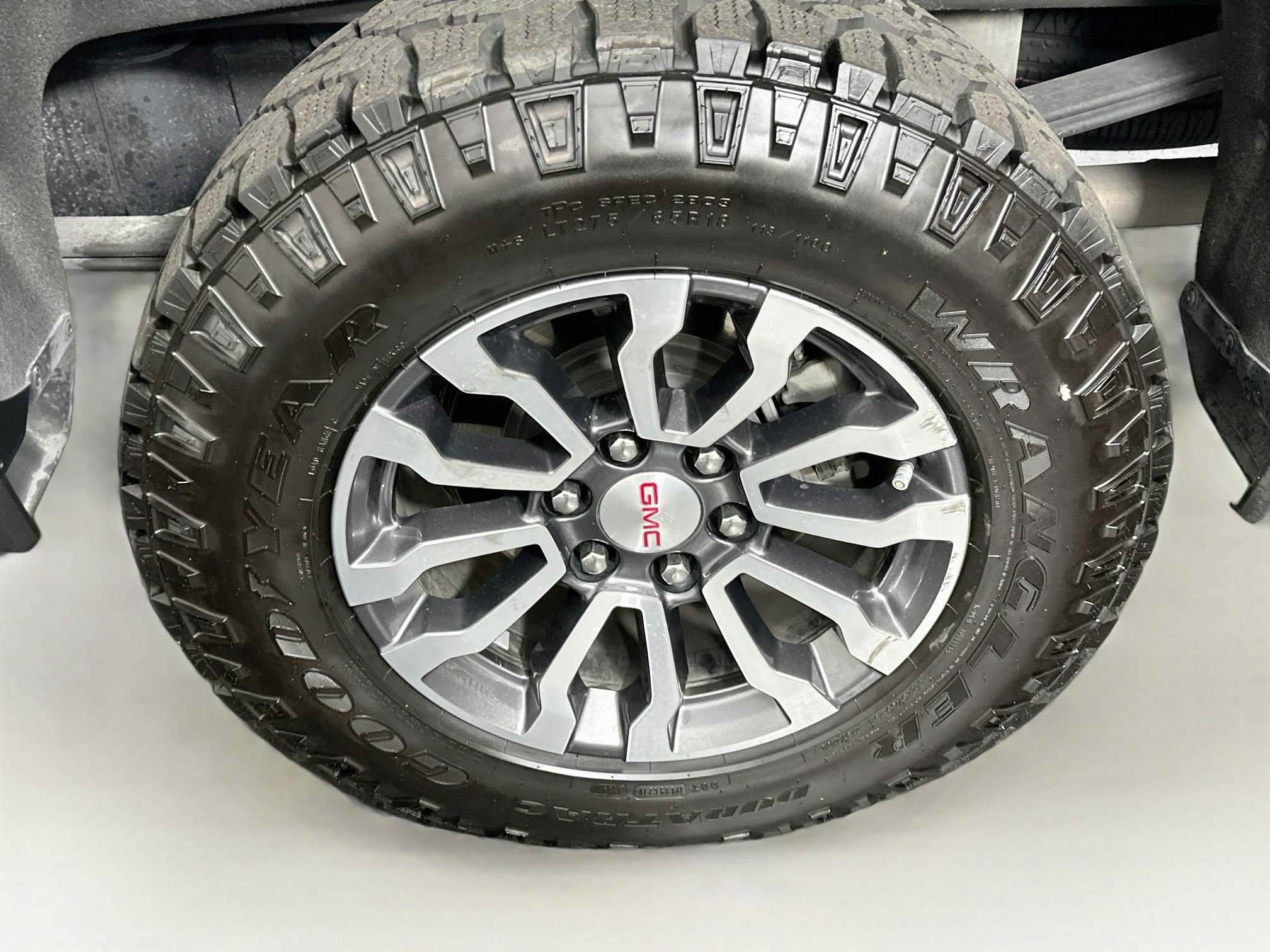 Used 2021 GMC Sierra 1500 AT4 w/ AT4 Premium Package AWD/4WD image 11