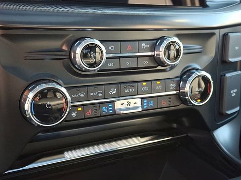 Used 2025 Ford F150 Lariat AWD/4WD image 16