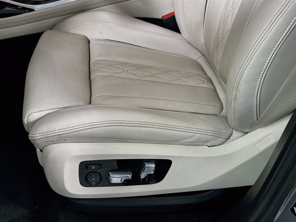 Used 2024 BMW X7 M60i w/ Executive Package AWD/4WD image 20