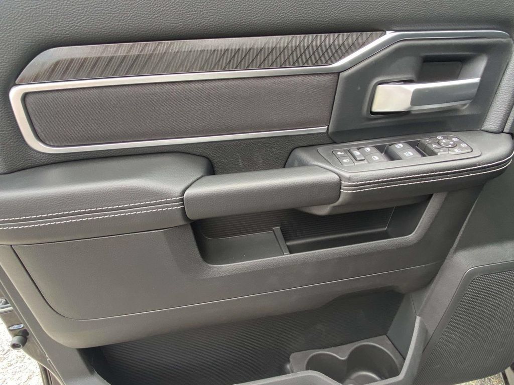 New 2026 RAM 3500 Big Horn AWD/4WD image 13