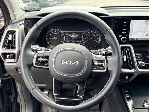 Used 2023 Kia Sorento S w/ Panoramic Sunroof Package FWD image 19