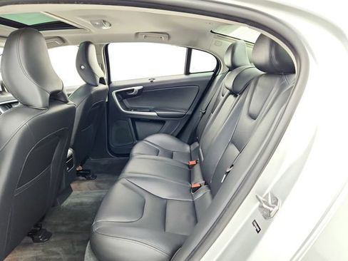 Used 2018 Volvo S60 T5 Inscription image 30