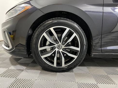 Used 2025 Volkswagen Jetta SE image 9