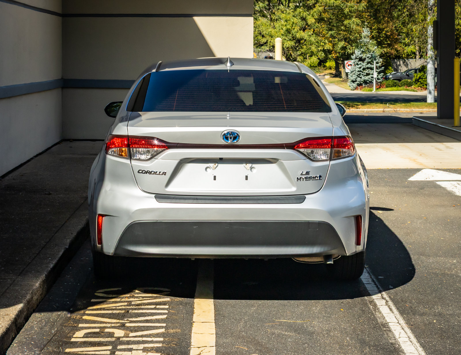 Used 2023 Toyota Corolla LE w/ Carpet Mat Package (TMS) AWD/4WD image 6