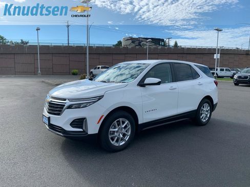 Used 2024 Chevrolet Equinox LT AWD/4WD image 3