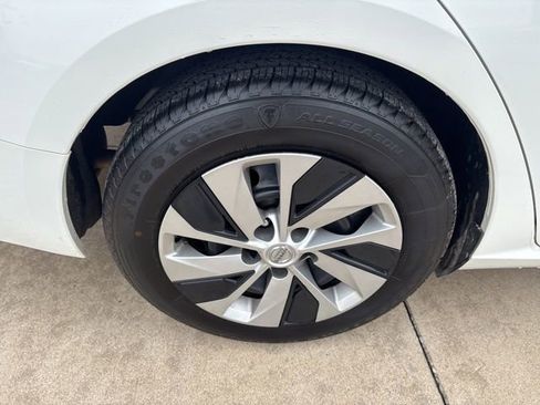 Used 2022 Nissan Altima 2.5 S image 11