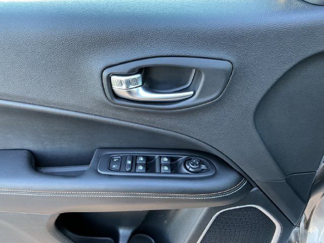 Used 2021 Jeep Compass Latitude w/ Sun and Sound Group FWD image 15