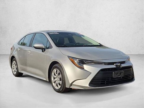 Used 2024 Toyota Corolla LE FWD image 3
