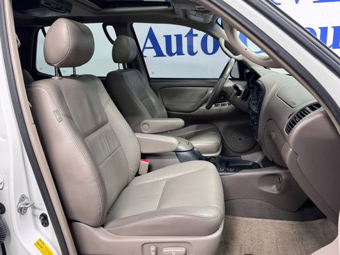 Used 2006 Toyota Sequoia SR5 image 12