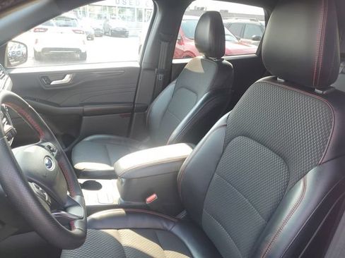Used 2023 Ford Escape ST-Line AWD/4WD image 8