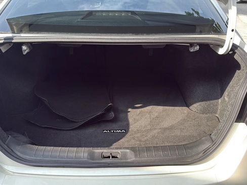 Used 2019 Nissan Altima 2.5 SV FWD image 11
