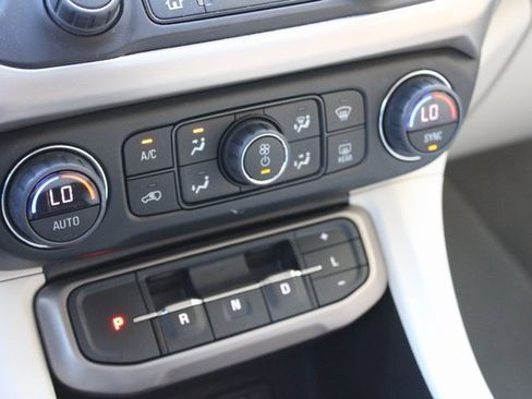 Used 2023 GMC Acadia Denali w/ Black Diamond Edition image 28