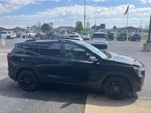 Used 2024 GMC Terrain SLE w/ Elevation Edition AWD/4WD image 5